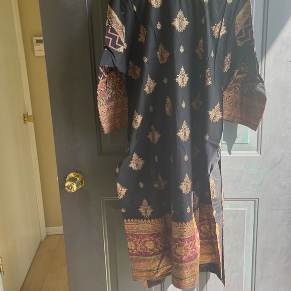 Néw beautiful Pakistani Indian dress - Picture 3 of 5